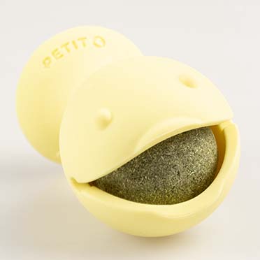 Petit snackspeeltje puffi met catnipbal geel - Detail 1