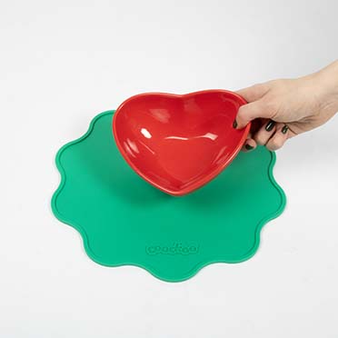 Placemat SPILL THE TEA rond Gemengde kleuren - Sceneshot 3