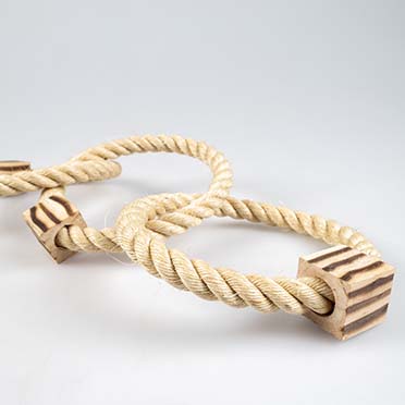 Driedubbele ring in sisal en houten BBQ blokken - Detail 2
