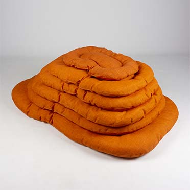 Oval cushion sewn tangerine orange - Detail 1