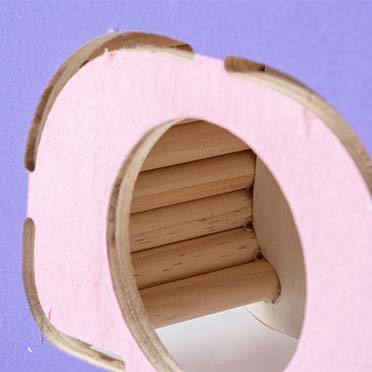 Knaagdieren houten speelhuis tv meerkleurig - Detail 2