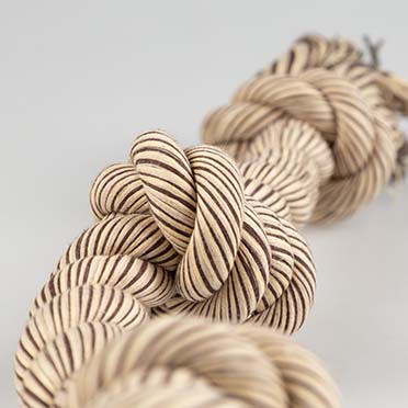 Flossy touw met 3 knopen Bruin - Detail 1