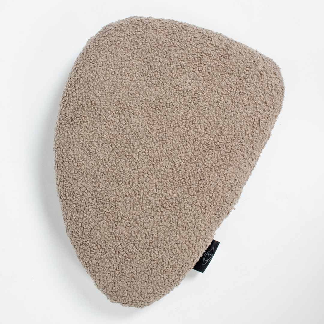 Pebble - dog head pillow taupe - Detail 2