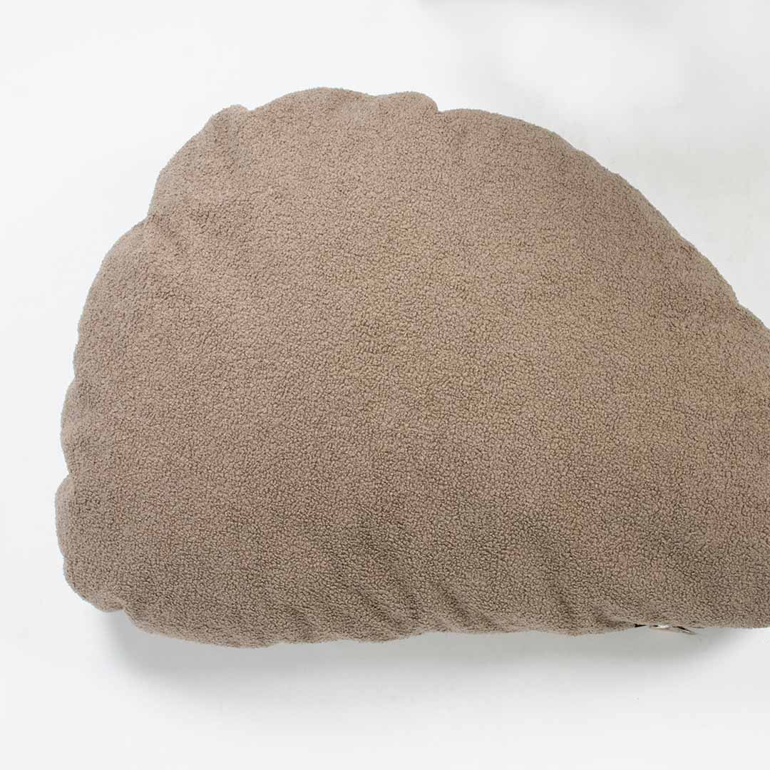 Pebble - dog cushion taupe - Detail 2