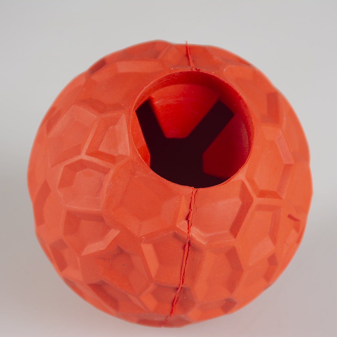 Rubber hexagon ball dispenser red - Detail 1