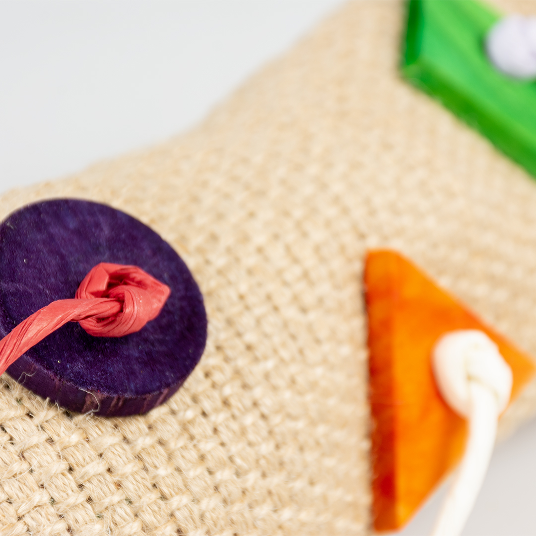 Sisal snack bag with paper, wood and bell multicolour - Detail 3